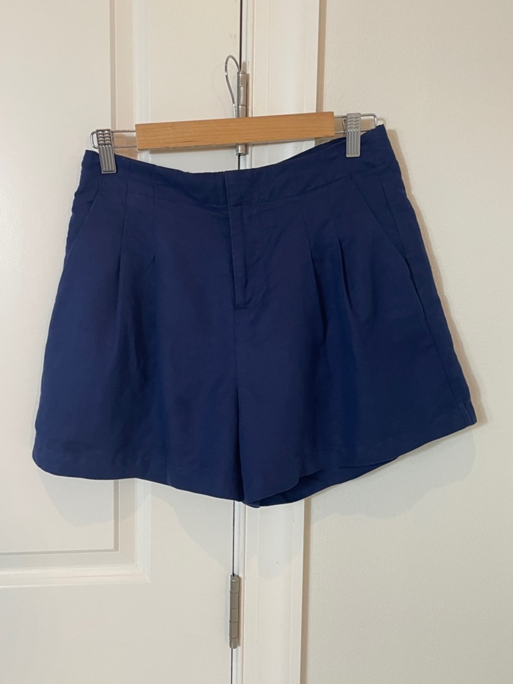 Vineyard Vines Classic Women's Navy Linen / Cotton Pleated Shorts